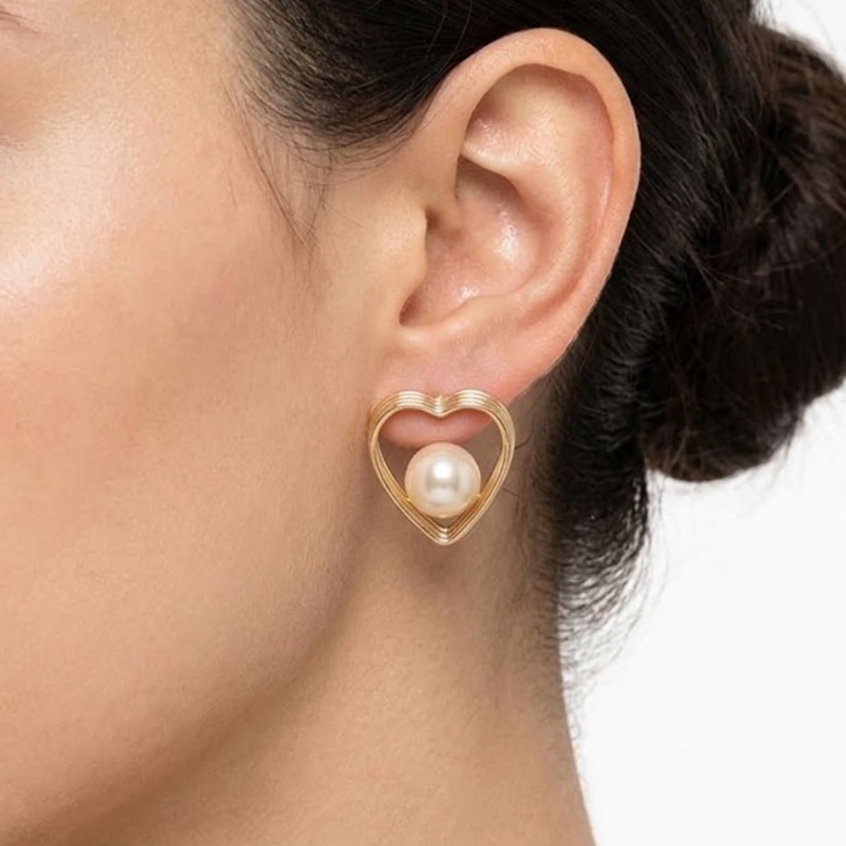 Pearl Heart Stud Earrings – Gold