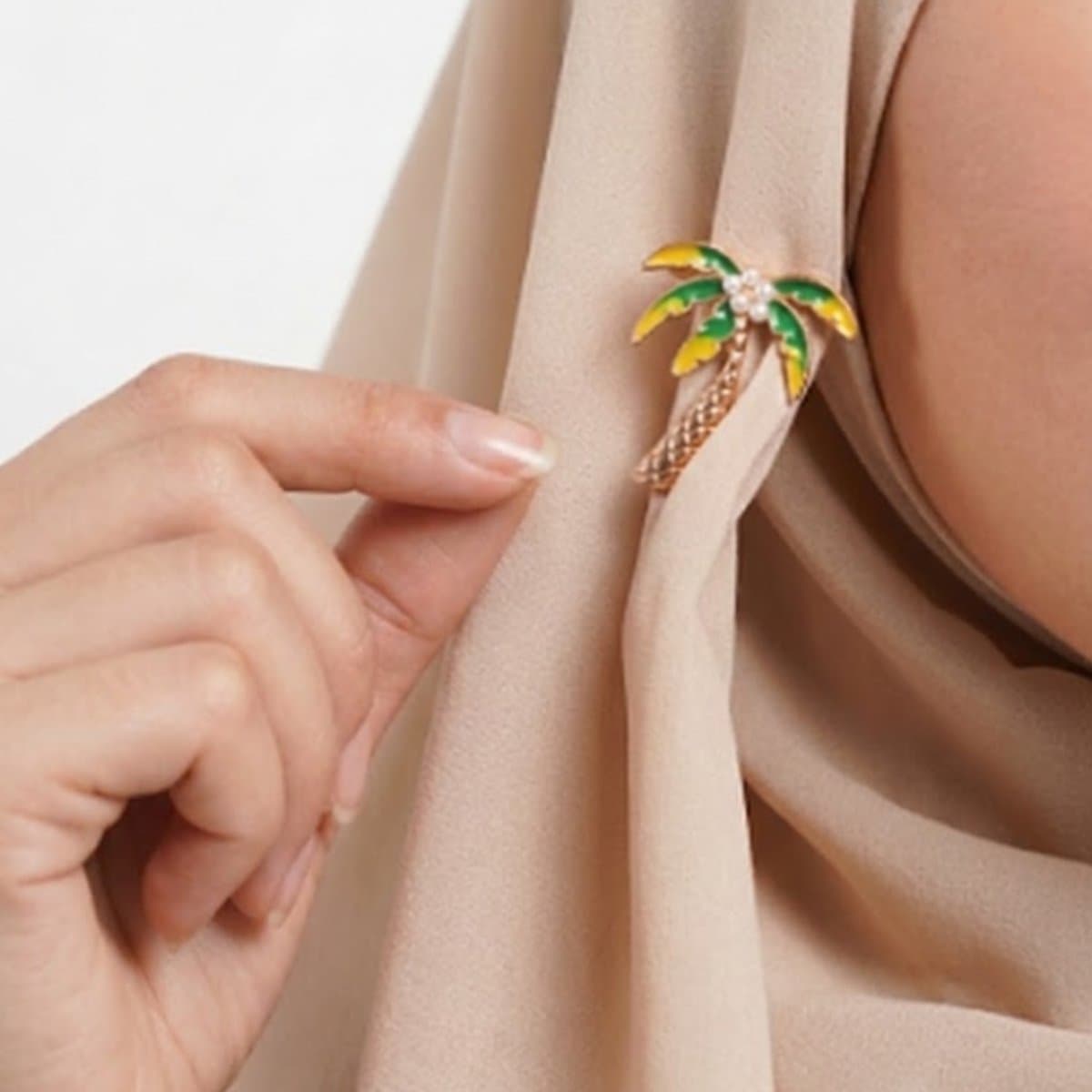 Palm Tree Pearl Brooch Pin – Green & Yellow
