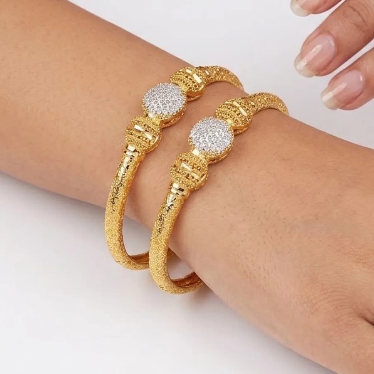 Round Bracelet 1 Pair Golden
