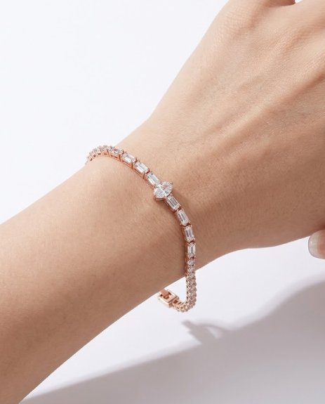 Elegant White Emerald Cut Crystal Bracelet