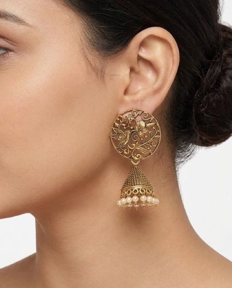 Antique Afghan-inspired traditional design Premium golden metal finish with vintage look Intricate detailing for a rich ethnic appeal Lightweight and comfortable to wear Perfect for weddings, festivals, and cultural events Enhances both traditional and fusion outfits Ideal gift choice for women who love ethnic jewelry